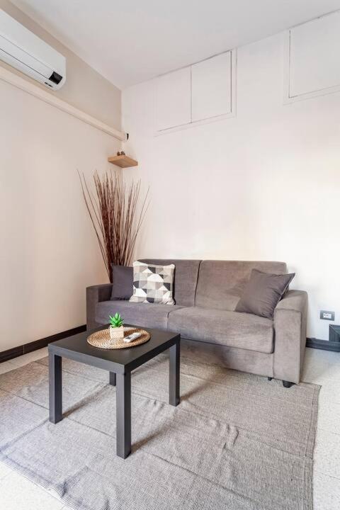 *New Apartment In The Center ميلان المظهر الخارجي الصورة
